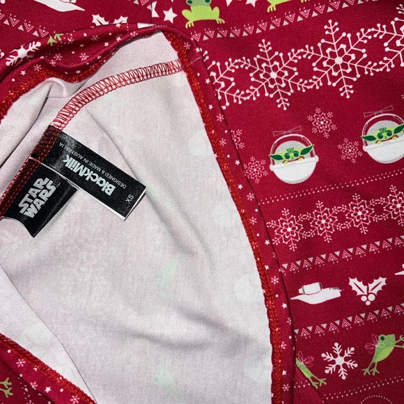 DRESS SIZE XS NWOT STARWARS BLACKMILK MANDALORIAN GROGU RAZOR CREST RED GREEN - Picture 3 of 3